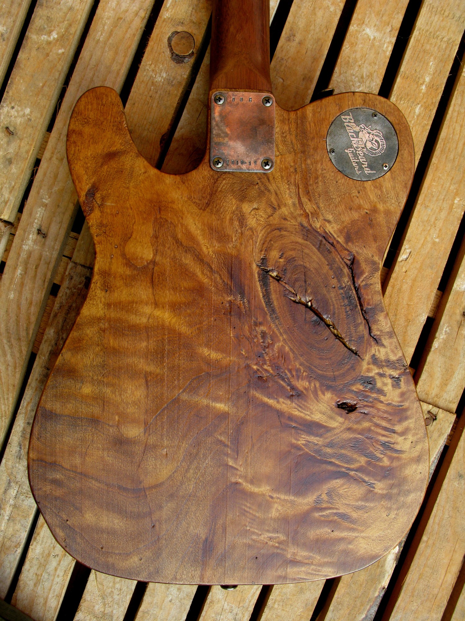 Retro del body di una chitarra Telecaster in pioppo antico