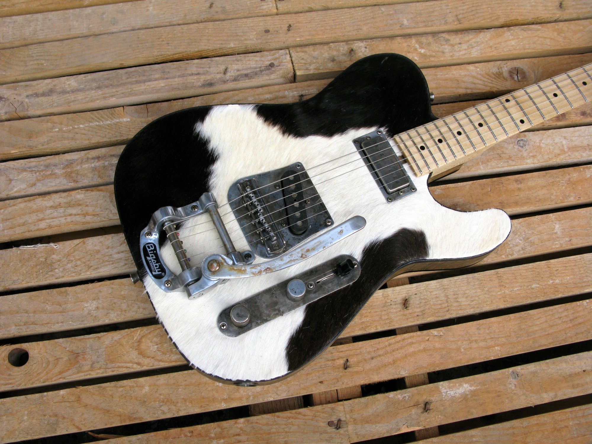 Body di chitarra Telecaster in castagno con top in pelle di mucca