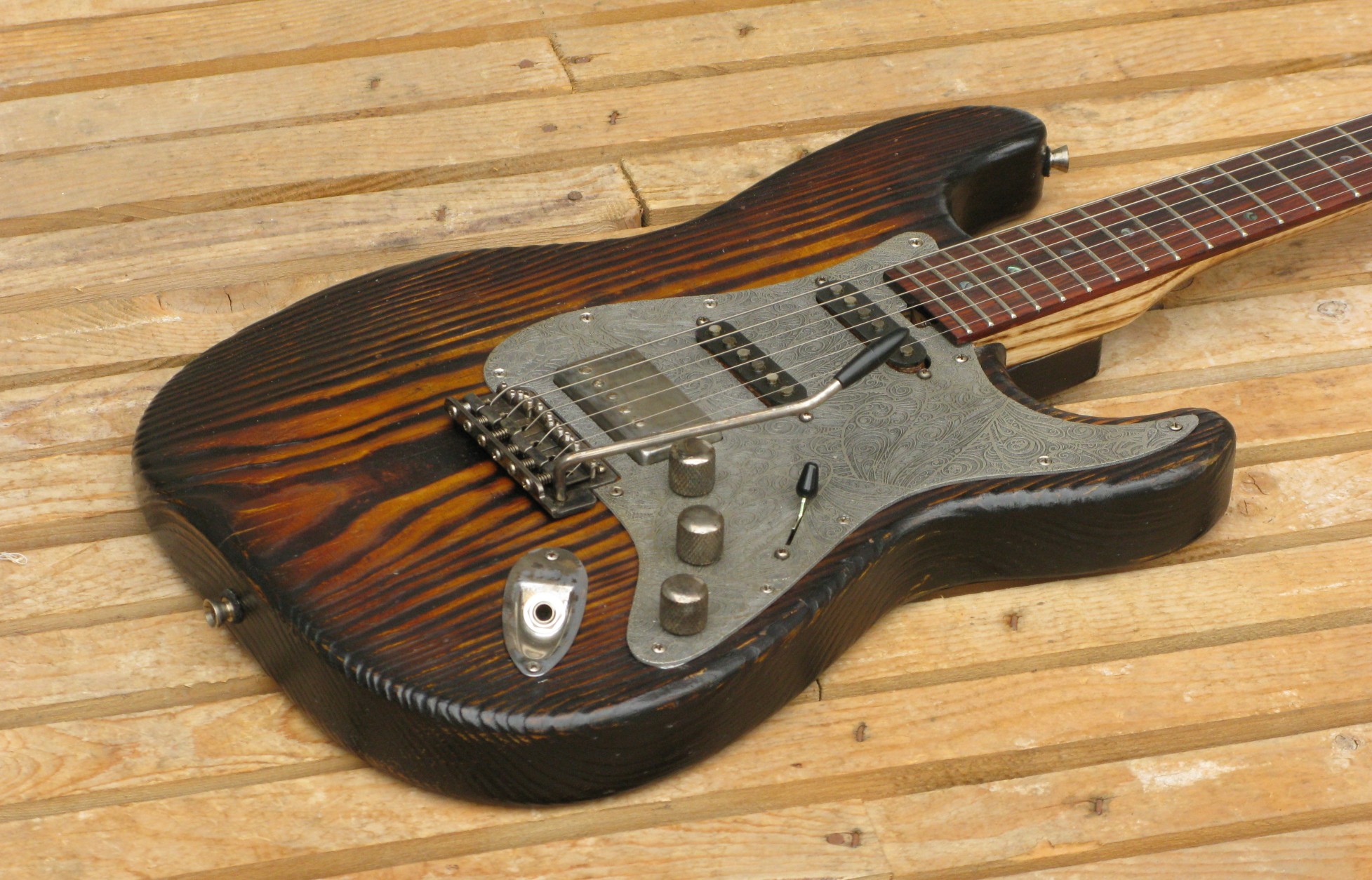 Body di una Stratocaster in pino