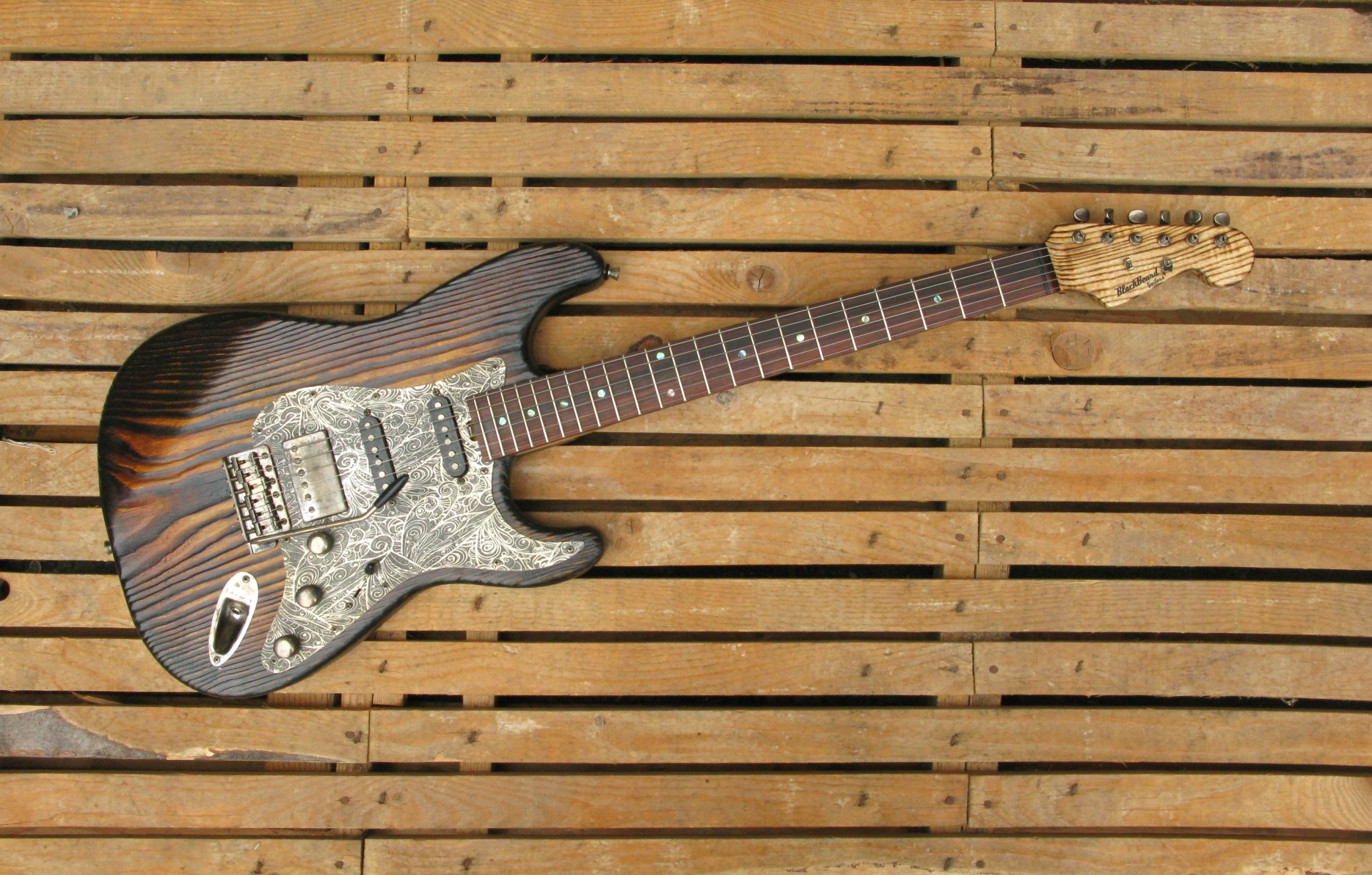 Chitarra elettrica Stratocaster in pino