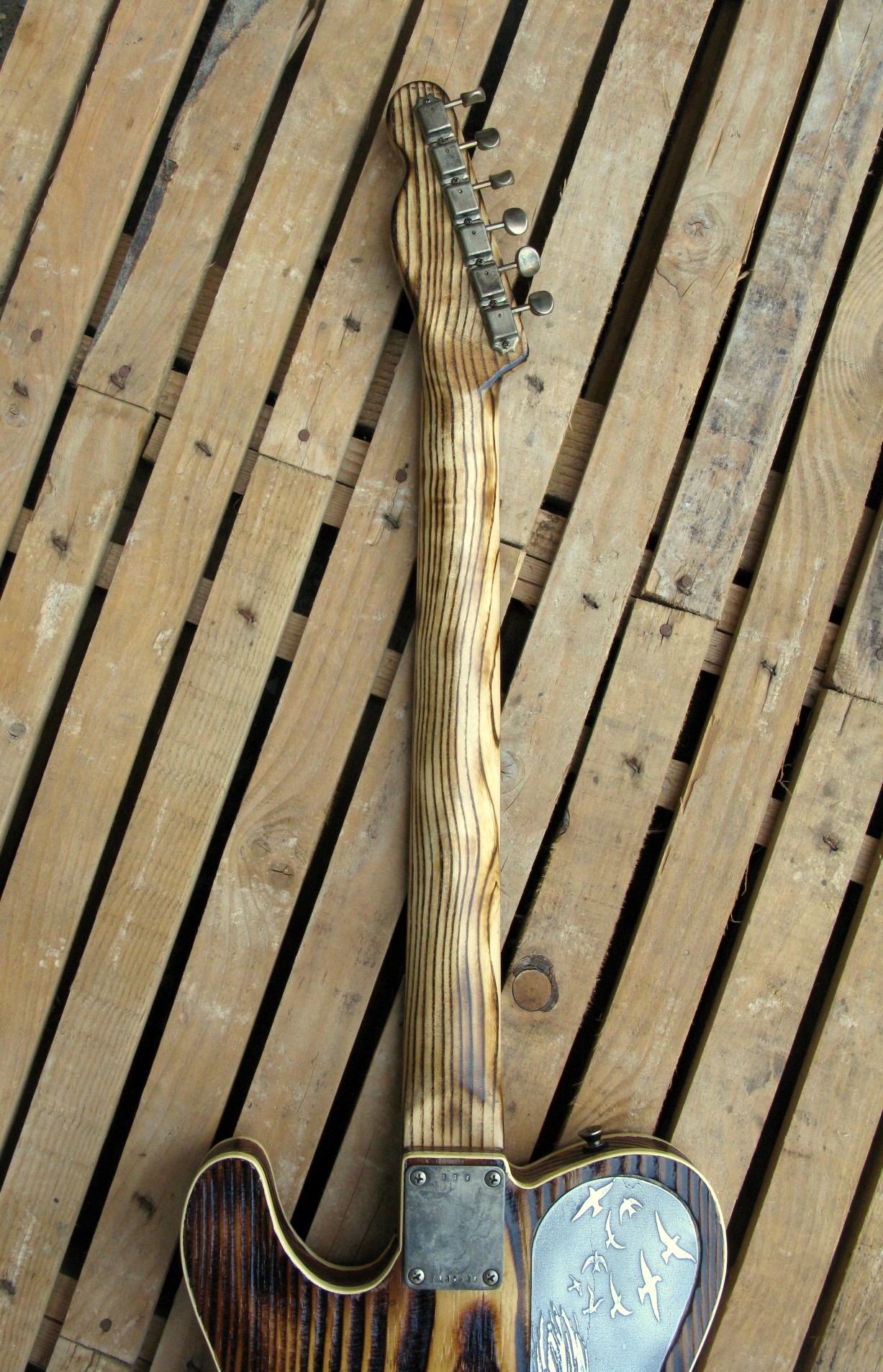 Retro del manico in frassino di una Telecaster Thinline in yellow pine