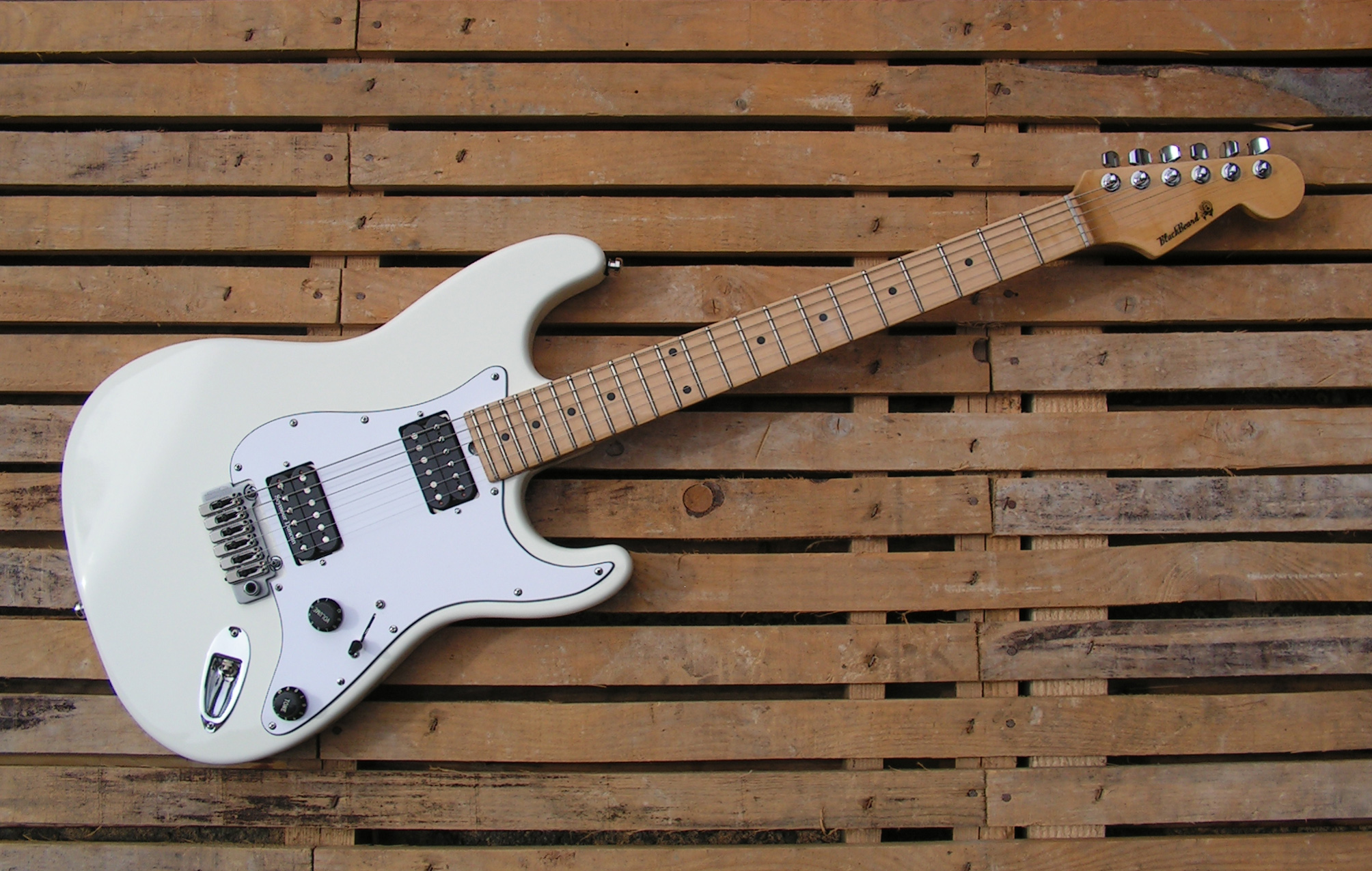 Chitarra Stratocaster con due humbucker