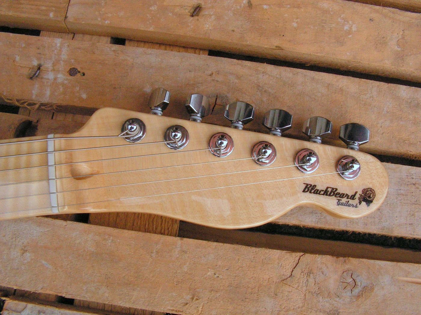 Paletta in acero di una chitarra Telecaster in mogano con top in acero