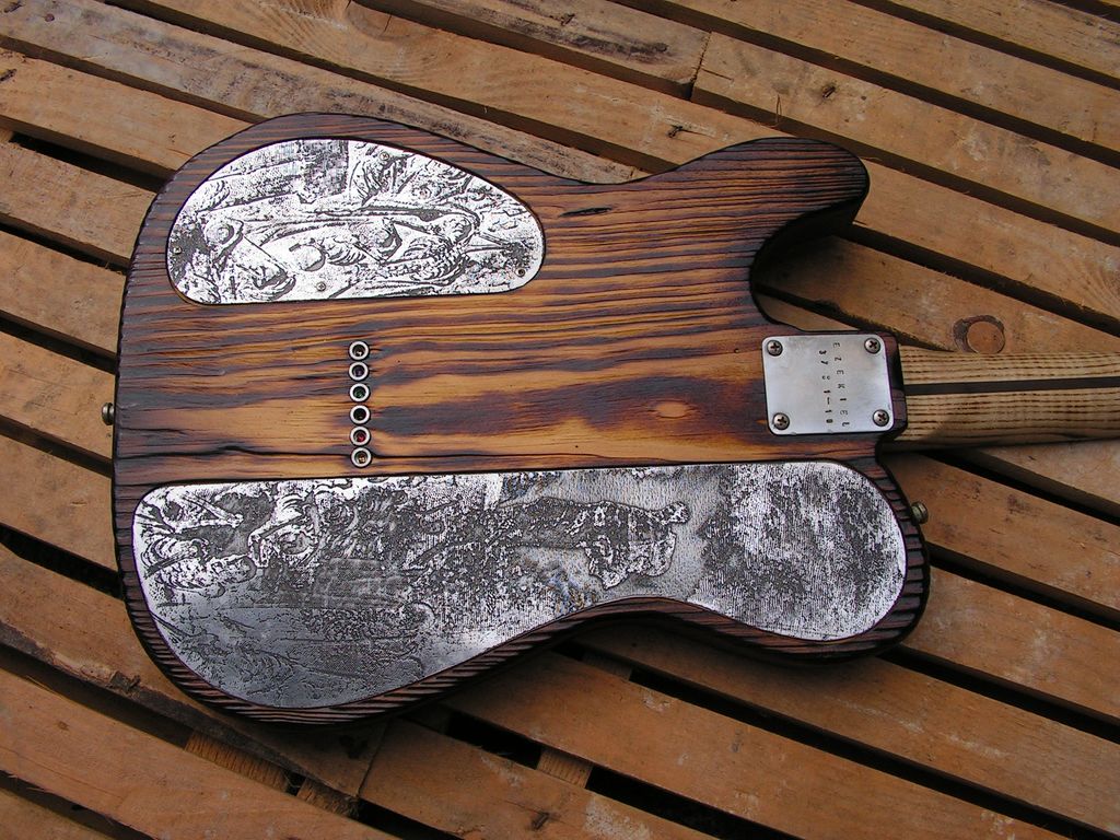 Retro del body di una chitarra Telecaster Thinline in pino roasted