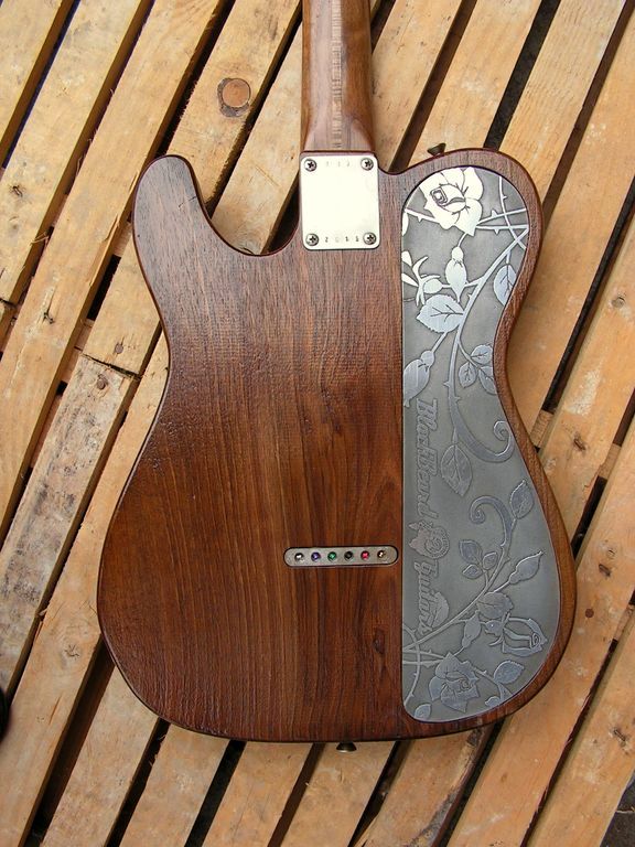 retro chitarra telecaster con coperchio alluminio inciso