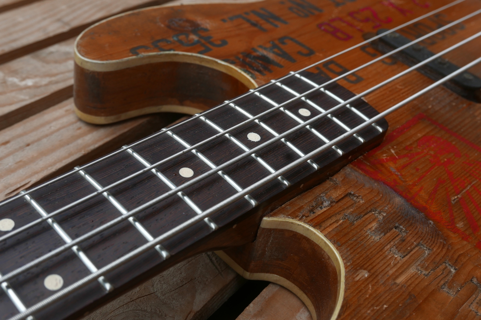 precision bass 51 fingerboard