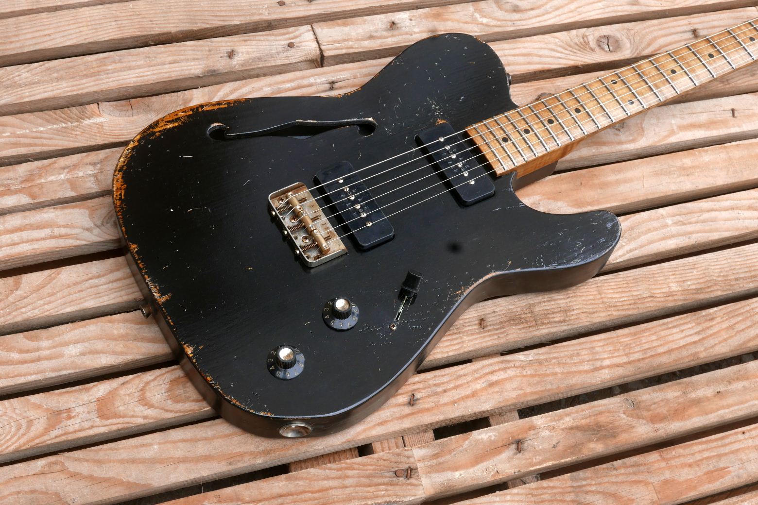 chitarra telecaster nera corpo