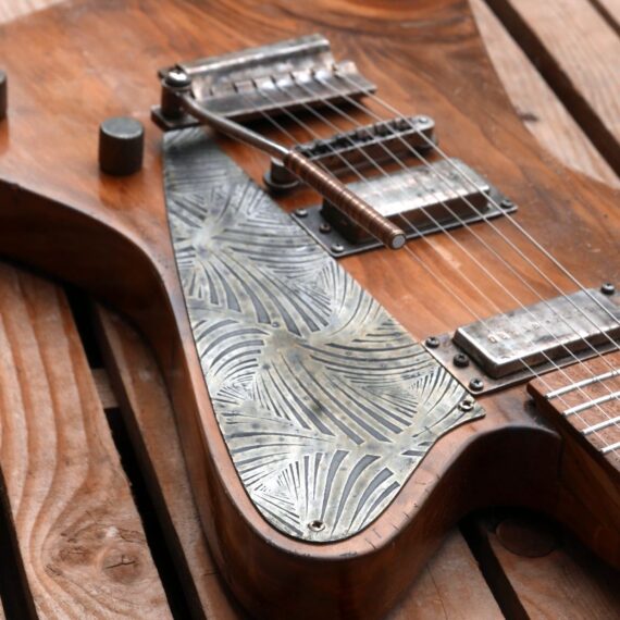 chitarra firebird battipenna alluminio inciso