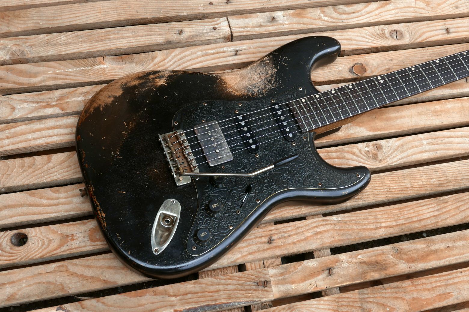 chitarra stratocaster nera body