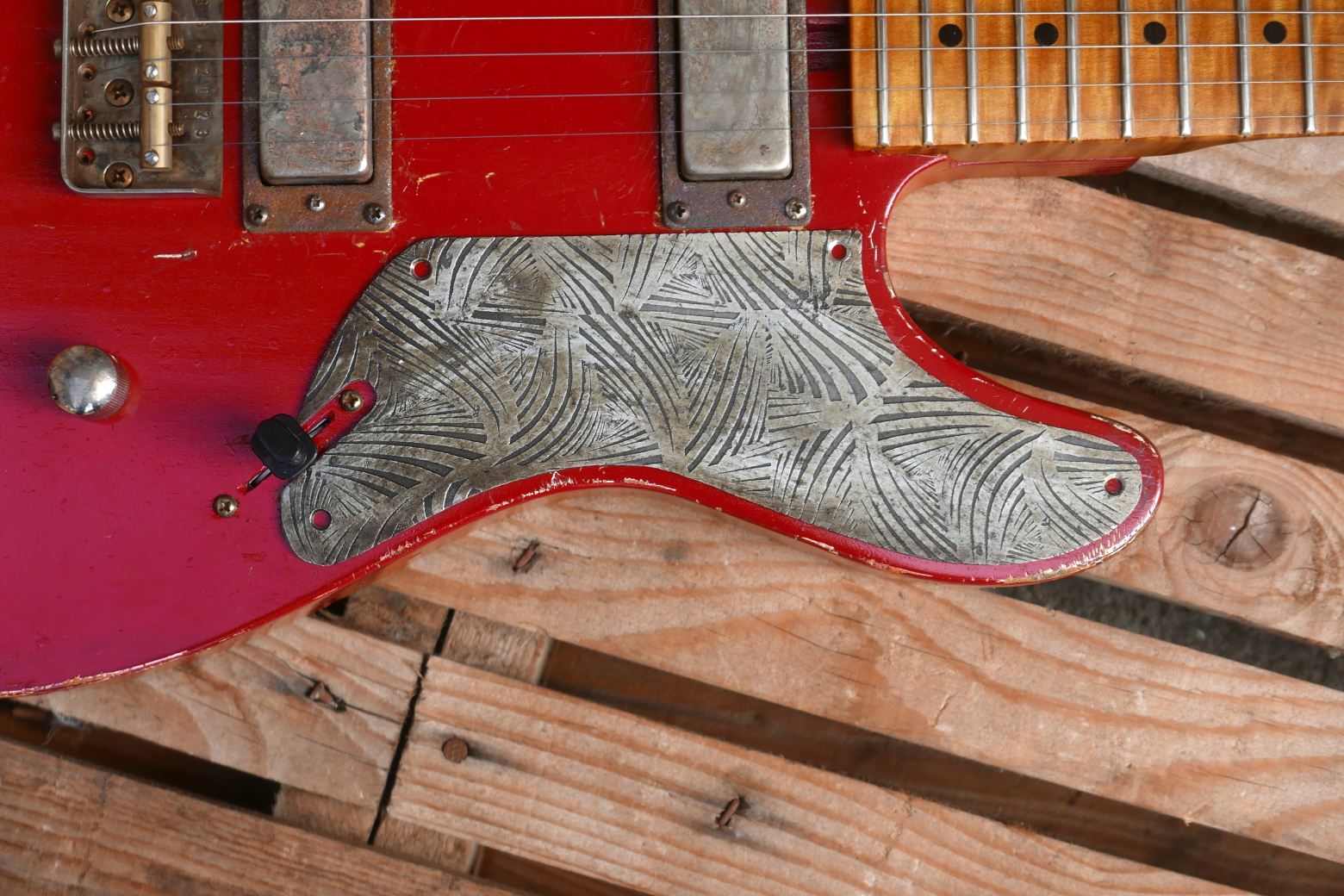 red telecaster guitar alluminium engraved pickguard