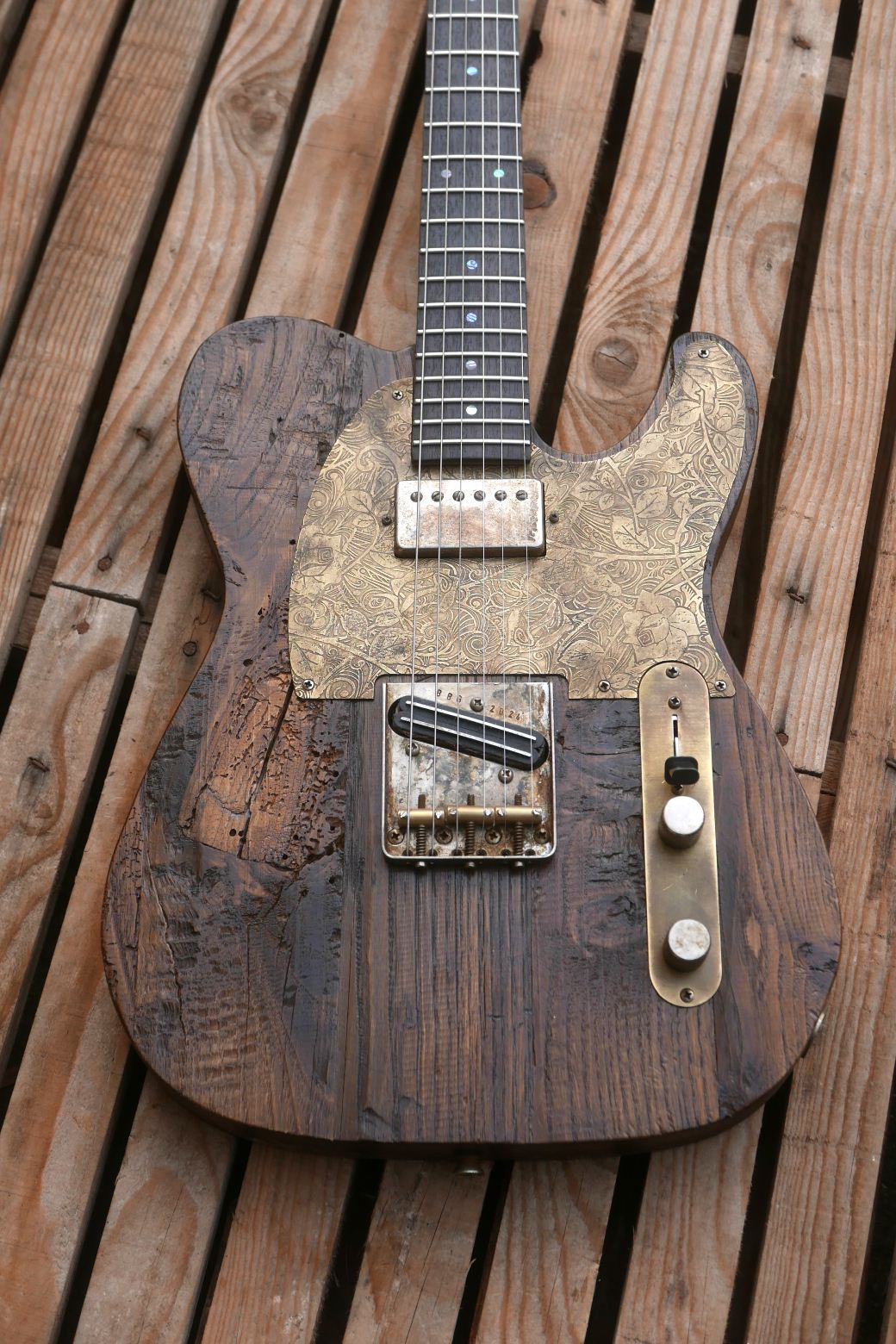 chitarra telecaster top battipenna ottone