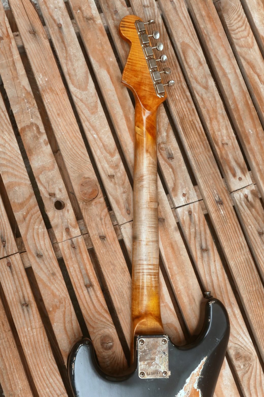 stratocaster guitar relic maple neck back